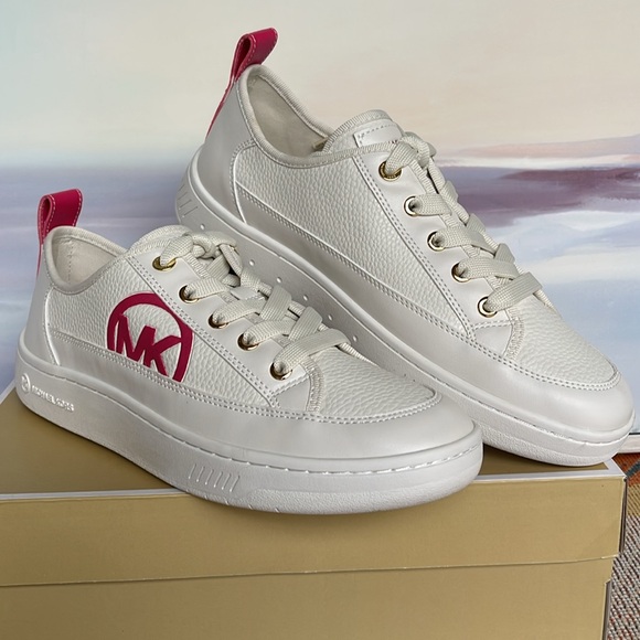 MICHAEL KORS SHEA LACE UP FAUX LEATHER
49R4SHFS1L
ELECTRIC PINK
 Sneakers - Picture 4 of 16